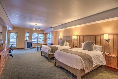 Camel's Garden Hotel image 11