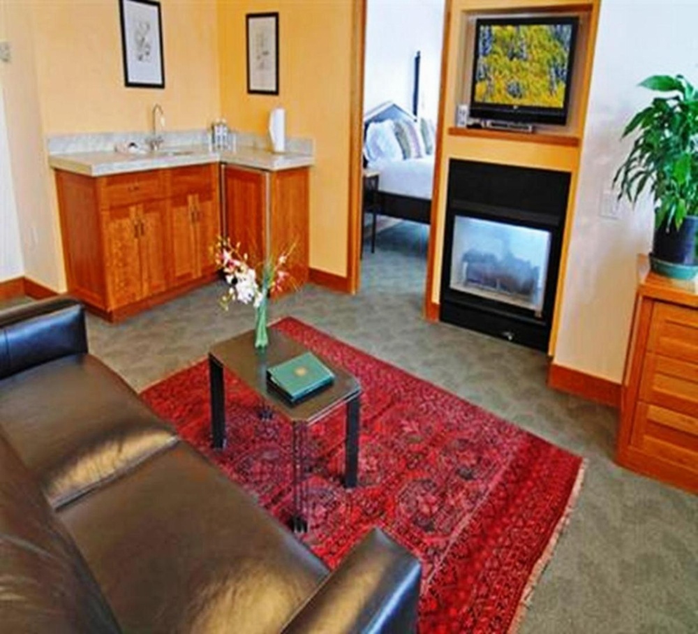 Camel's Garden Hotel Image 25
